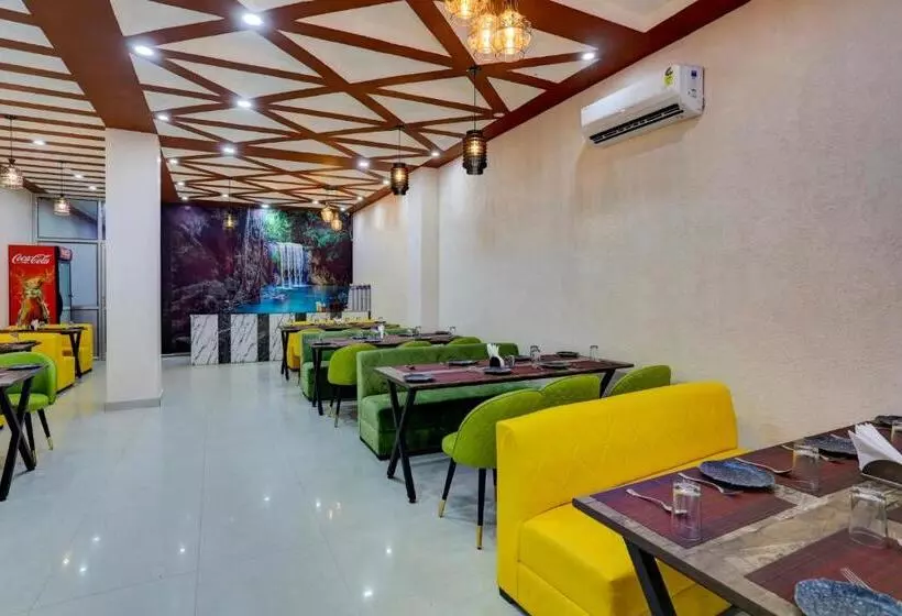 Townhouse Hotel Selaqui Inn