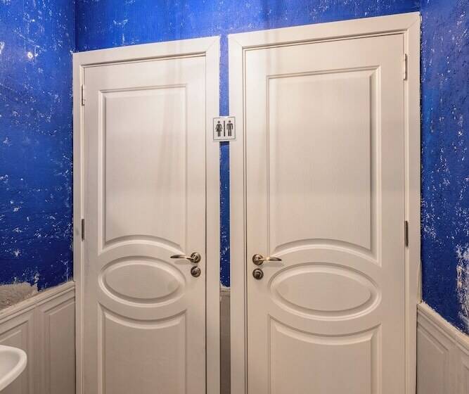 ユースホステル The Green Bar House