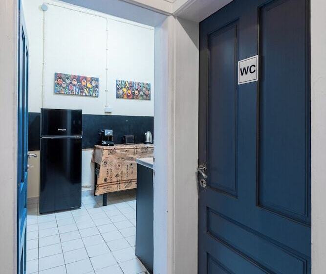 ユースホステル The Green Bar House