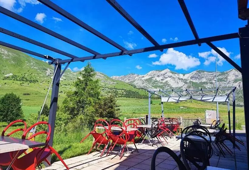 Hotelli Auberge Du Col Du Festre