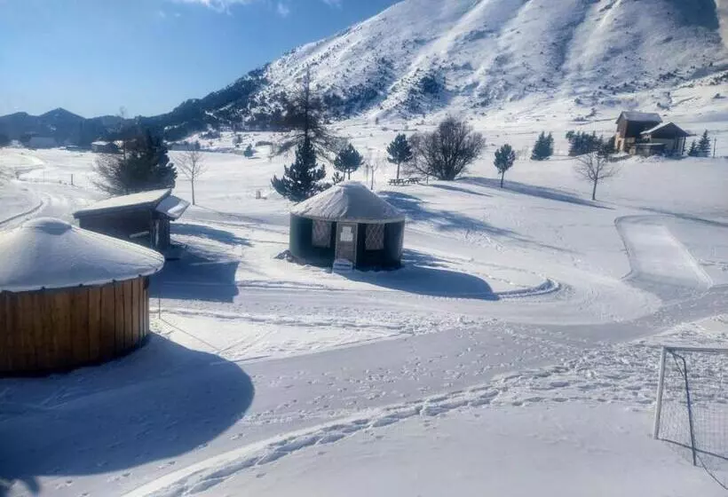 Hotelli Auberge Du Col Du Festre