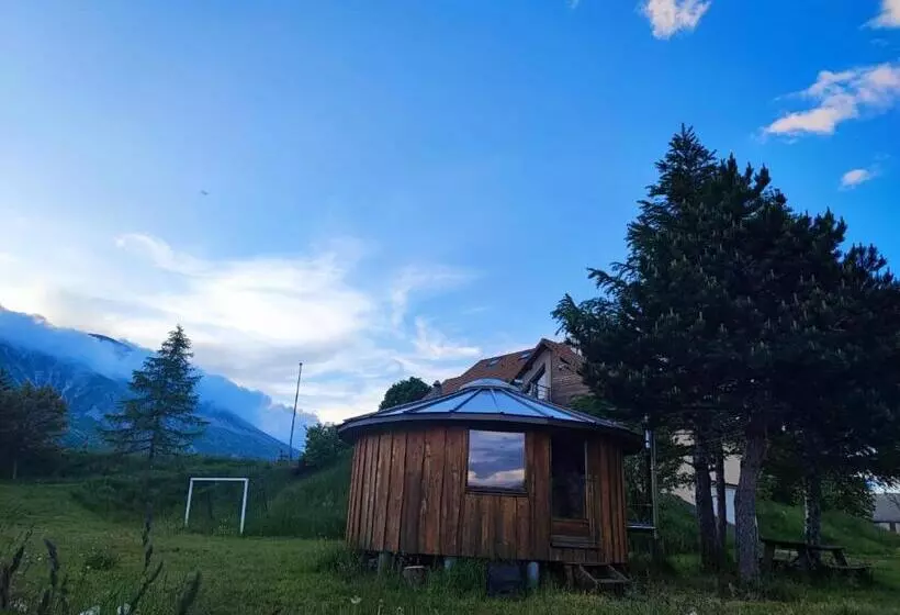 Hotelli Auberge Du Col Du Festre