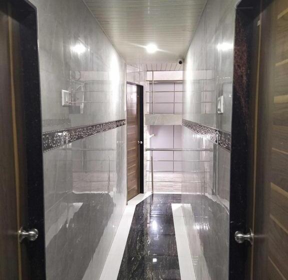 ホテル Balaji Residency