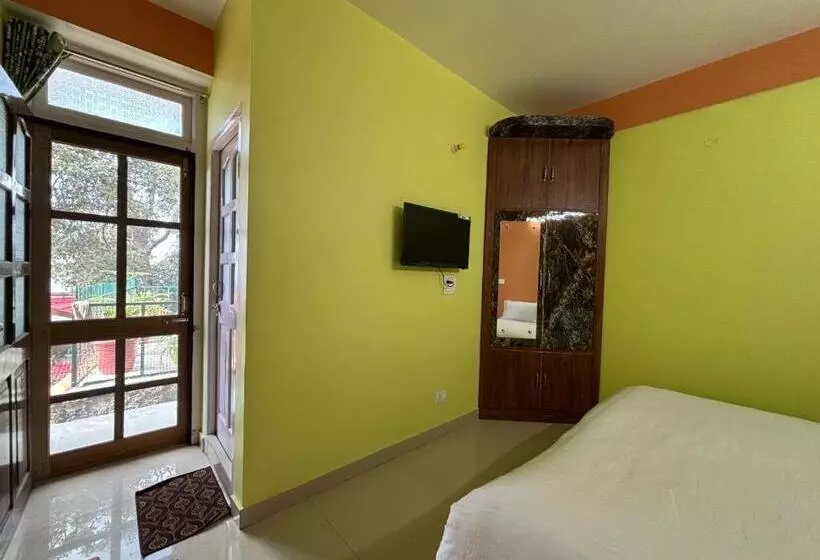 Zu Zu Hostels