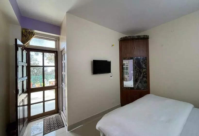Zu Zu Hostels
