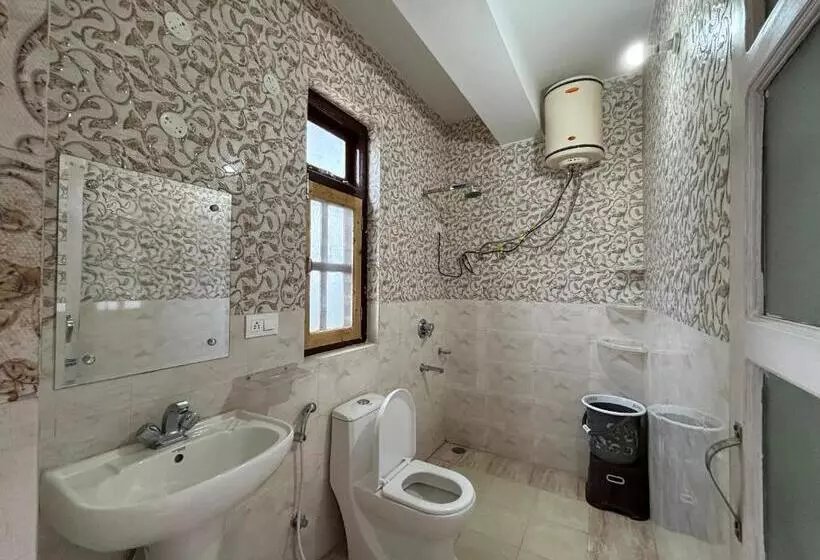 Zu Zu Hostels