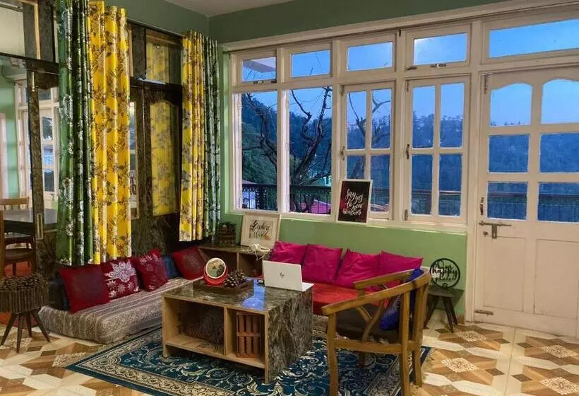 Zu Zu Hostels