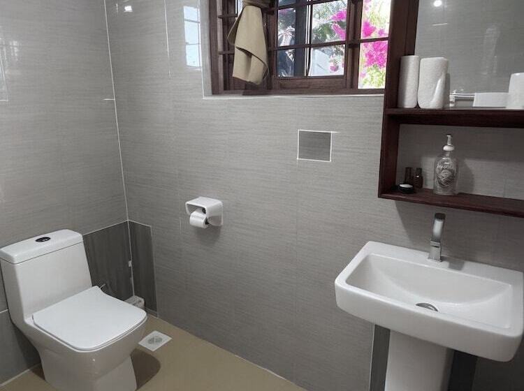 ベッドアンドブレックファースト Amber Lodge