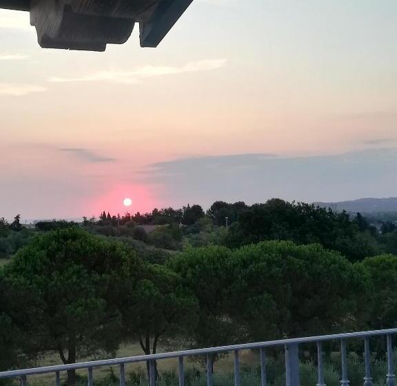 تختخواب و صبحانه La Casa Nella Prateria