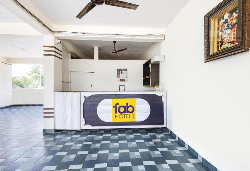 בית מלון כפרי Fabexpress New Balaji Home Stay