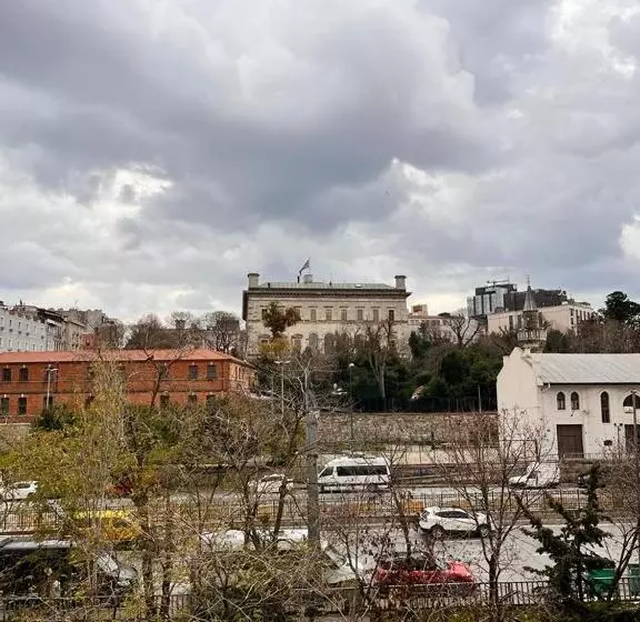 هتل Kuzgun House