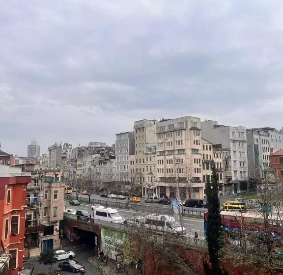 هتل Kuzgun House