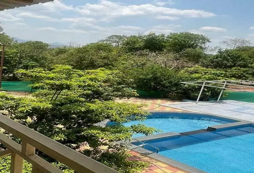 ホテル Manav Farm House Karjat