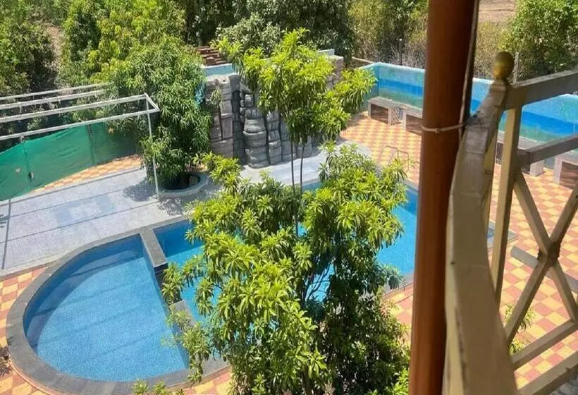 ホテル Manav Farm House Karjat