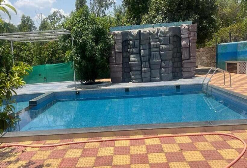 酒店 Manav Farm House Karjat