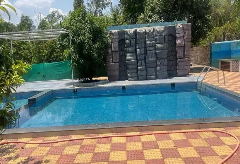 ホテル Manav Farm House Karjat