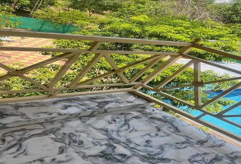 ホテル Manav Farm House Karjat