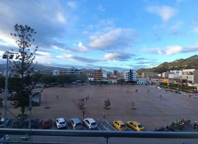 בית מלון כפרי Plaza 6