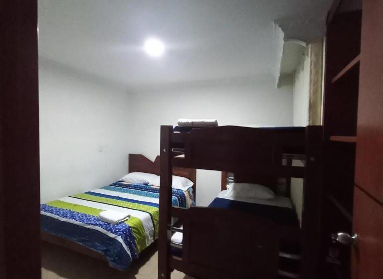 בית מלון כפרי Plaza 6