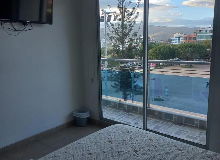 בית מלון כפרי Plaza 6