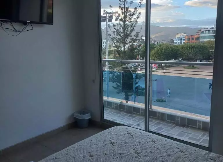 Hotelli Plaza 6