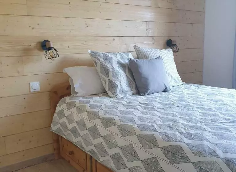 Majatalo Les Tilleuls De Chapareillan