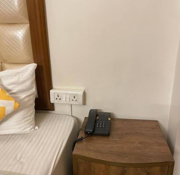 Pensão Lutyens Villa Guest House Rooms