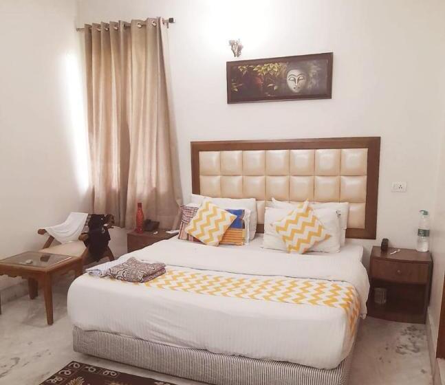 Pensão Lutyens Villa Guest House Rooms