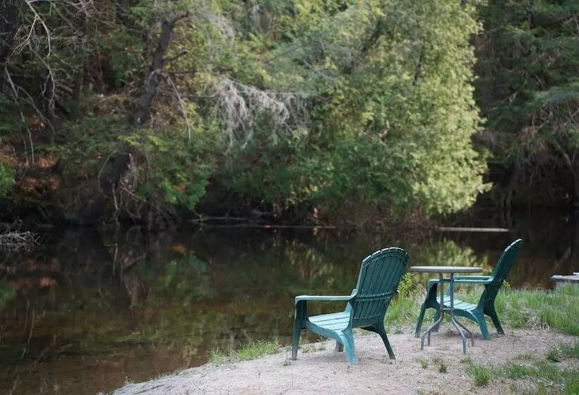 Hollow Valley Resort