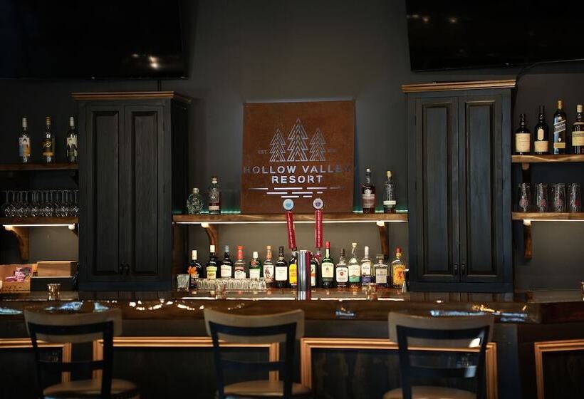 Hollow Valley Resort