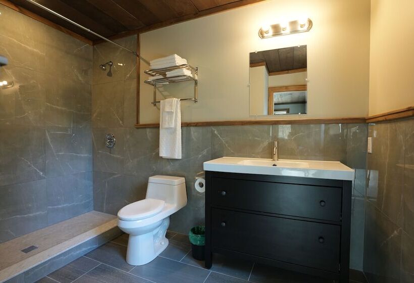 Hollow Valley Resort