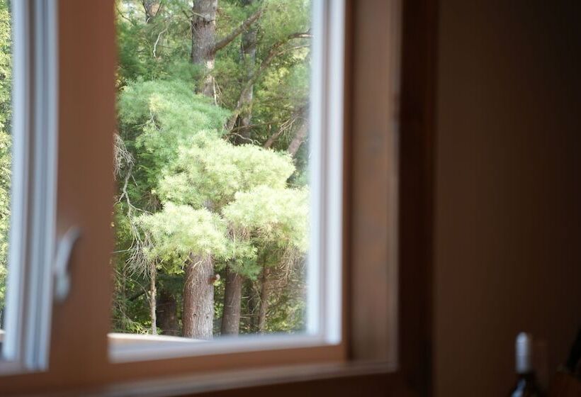 Hollow Valley Resort