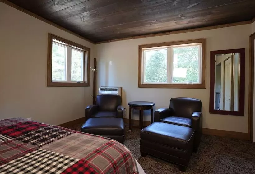 Hollow Valley Resort