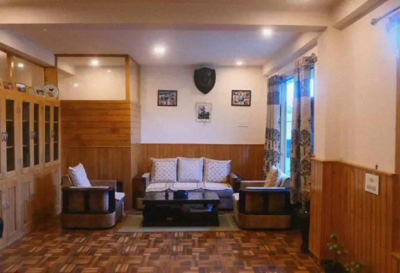 ホテル Alpine Lodge And Stays