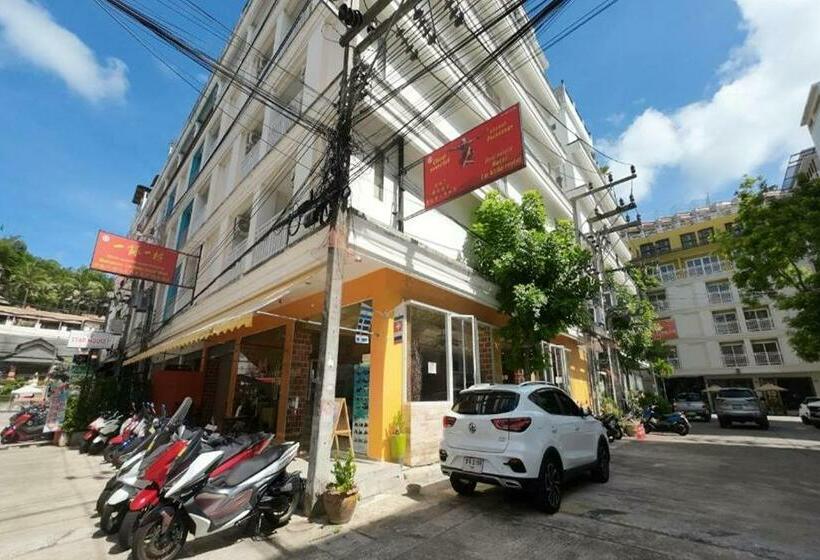 Alberg One World One Home Patong 2