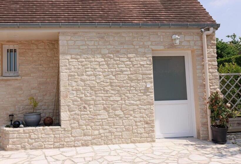 تختخواب و صبحانه Pierre De Lune