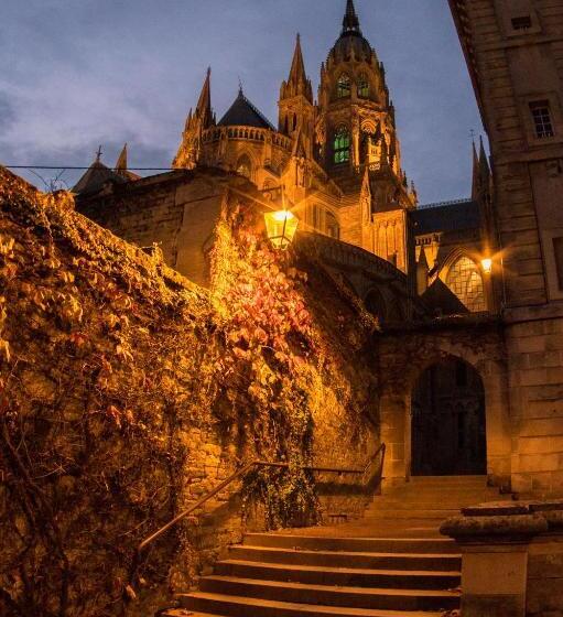 تختخواب و صبحانه Pierre De Lune