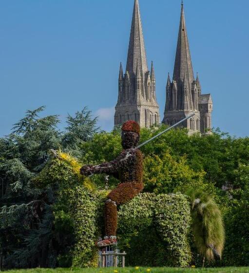 تختخواب و صبحانه Pierre De Lune