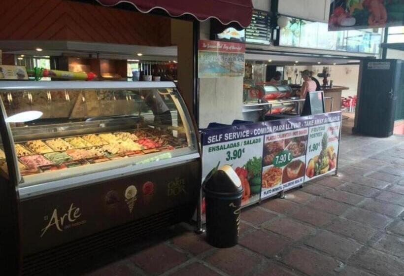 Fantastico Estudio En Benalbeach Con Vistas Al Mar