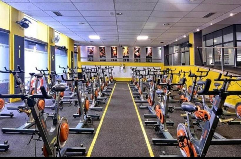 Fantastico Estudio En Benalbeach Con Vistas Al Mar