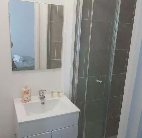 Kapselihotelli The Broadway Rooms