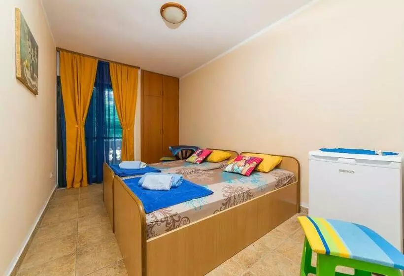 پانسیون Joy Apartments 2