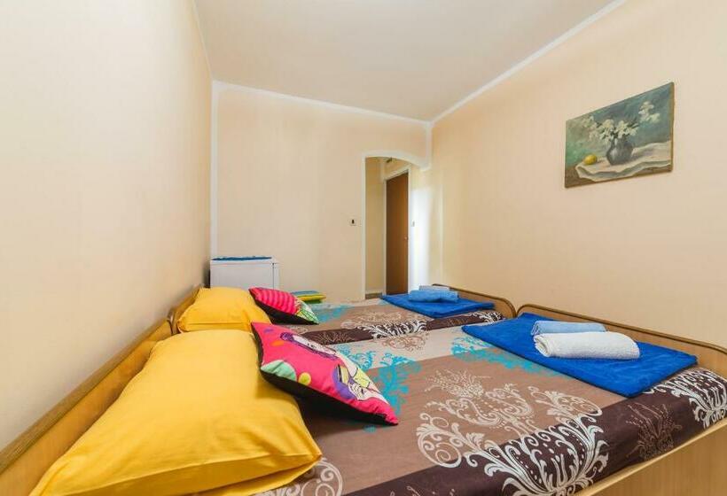 پانسیون Joy Apartments 2