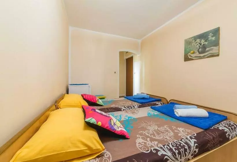 پانسیون Joy Apartments 2
