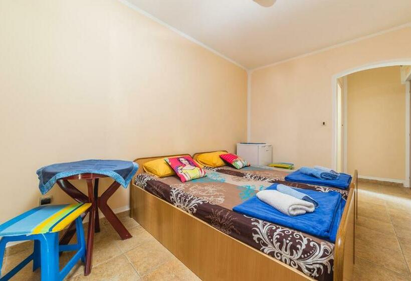 پانسیون Joy Apartments 2