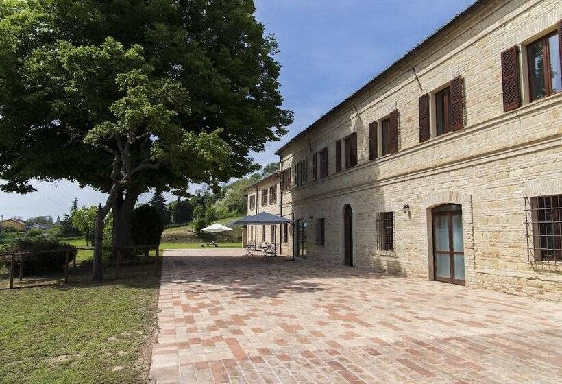 هاستل Locanda Di Montegiove