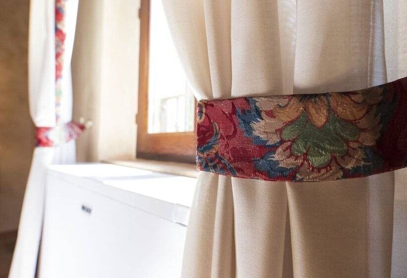 Общежитие Locanda Di Montegiove