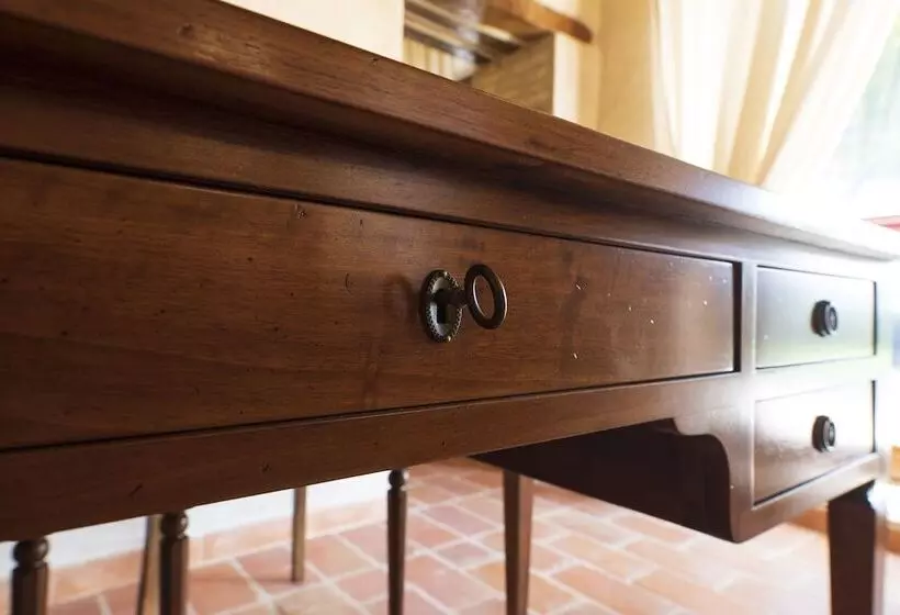 Retkeilymaja Locanda Di Montegiove