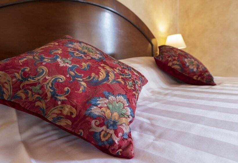 Общежитие Locanda Di Montegiove