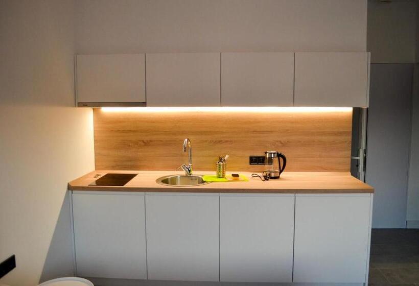 هاستل Magic Point